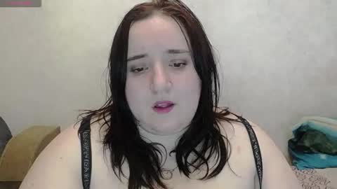 Snapshot of mia_muv chatting on February 2026 01:45:02 PM mia_muv online show from February 2026 01:45:02 PM