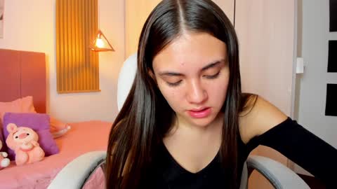 Mia Nevaeh - follow me online show from February 2025 09:17:01 PM