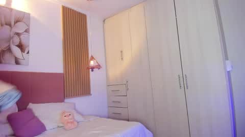 Mia Nevaeh - follow me online show from June 2026 08:44:01 PM