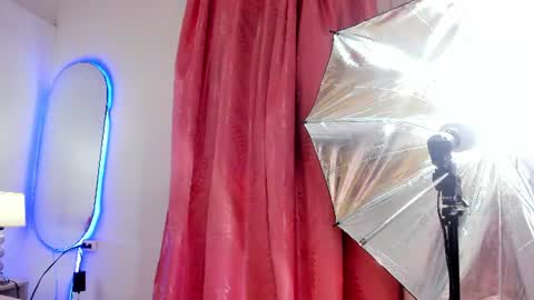 Snapshot of mia_nova5 chatting on June 2026 11:40:02 AM mia_nova5 online show from June 2026 11:40:02 AM