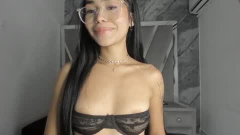 Snapshot of mia_petiteht chatting on June 2026 08:40:02 PM mia_petiteht online show from June 2026 08:40:02 PM