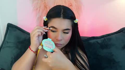 Mia online show from April 2026 08:20:01 PM