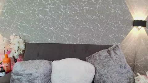 Mia Roux online show from January 2025 06:48:01 PM