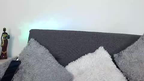 Mia Roux online show from September 2025 06:12:02 PM