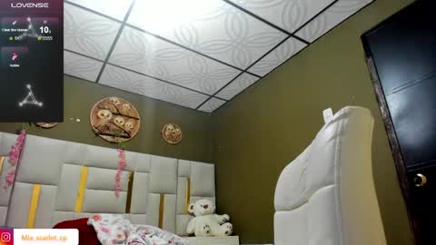 MIA HOT online show from April 2026 12:17:01 PM