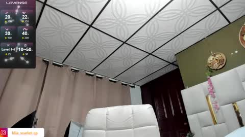 MIA HOT online show from April 2026 12:10:01 PM