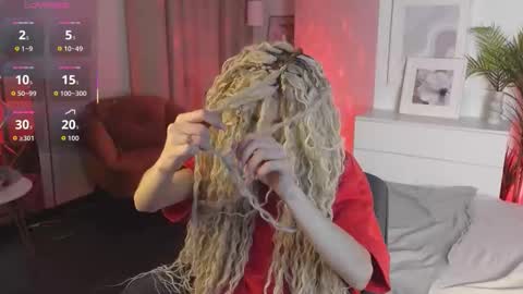 Mia online show from December 2025 06:33:01 AM