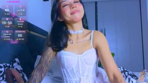 Mia online show from January 2026 06:02:02 PM