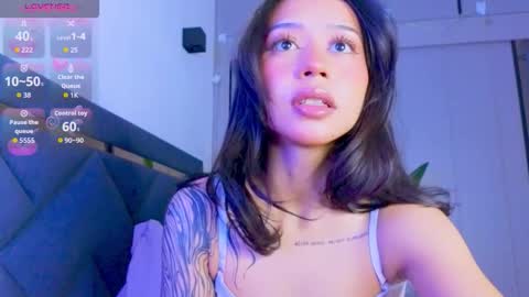 Mia online show from February 2026 01:09:02 PM