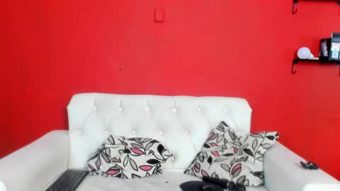 Mia sophiia online show from March 2025 07:08:02 AM