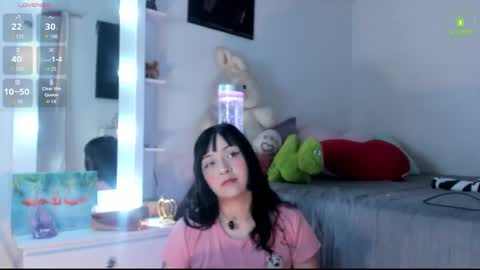 Mia  online show from November 2025 01:55:01 PM