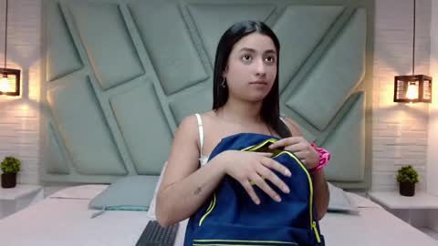 Mia online show from April 2026 01:16:02 PM