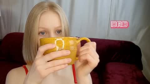 Mia online show from January 2025 10:10:01 PM