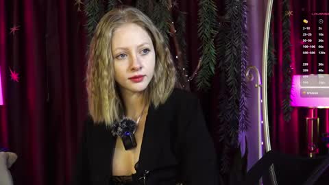 Mia online show from March 2025 11:26:01 PM