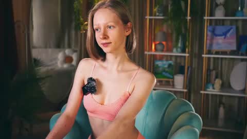 Snapshot of mia_vebes chatting on June 2026 04:44:01 PM Mia online show from June 2026 04:44:01 PM