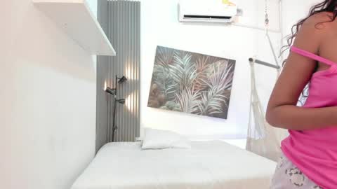 Snapshot of mia_velve chatting on May 2026 11:37:01 AM Mia online show from May 2026 11:37:01 AM