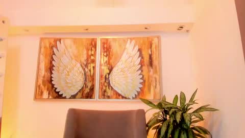 Snapshot of mia_velve chatting on May 2026 11:07:02 AM Mia online show from May 2026 11:07:02 AM