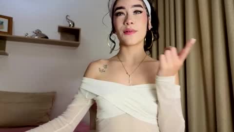 mia_velveet online show from March 2026 07:06:02 PM