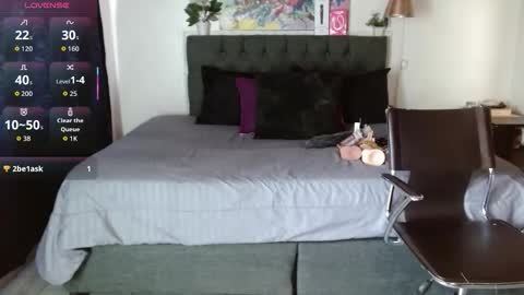 MIA  online show from October 2025 02:03:01 PM