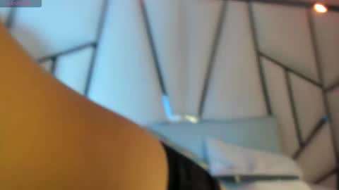 mia_vy online show from September 2025 07:29:01 PM
