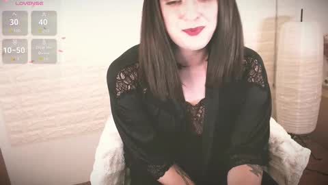 mia_wallase online show from September 2025 10:35:02 PM