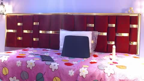 mia_wetts online show from September 2025 07:25:01 PM