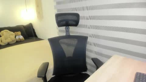 Snapshot of mia_xgray chatting on May 2026 07:55:02 PM Mia online show from May 2026 07:55:02 PM