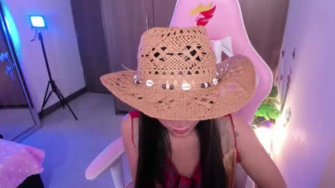 mia  nicolle online show from October 2025 01:51:02 AM