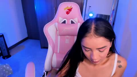 mia  nicolle online show from June 2026 12:28:01 AM