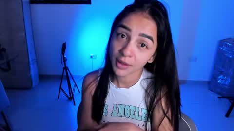 mia  nicolle online show from June 2026 10:25:02 PM