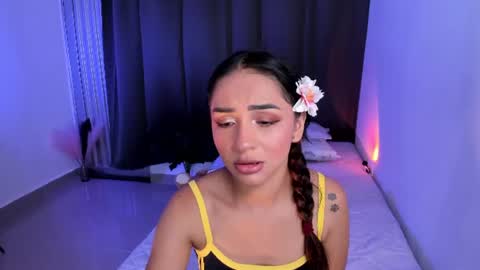 mia  nicolle online show from July 2026 03:45:02 AM