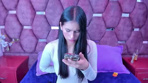 miaa_davis_ online show from December 2025 02:39:01 AM