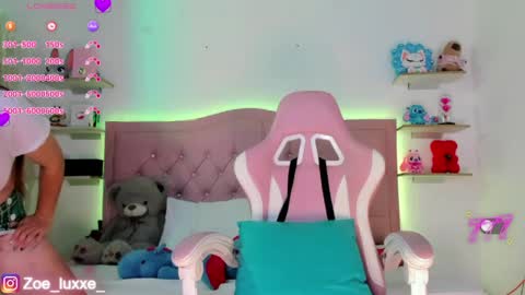 Snapshot of miaa_foxx_ chatting on May 2026 10:07:01 PM Mia online show from May 2026 10:07:01 PM
