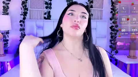 Mia online show from November 2025 11:54:02 AM