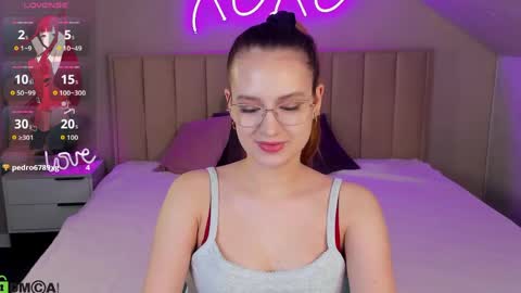 Snapshot of miaa_hill chatting on June 2026 11:10:01 AM Mia online show from June 2026 11:10:01 AM
