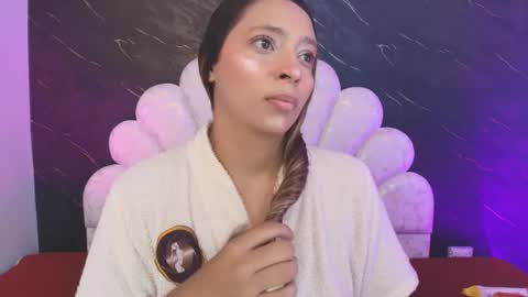 Mia online show from April 2026 12:09:02 PM