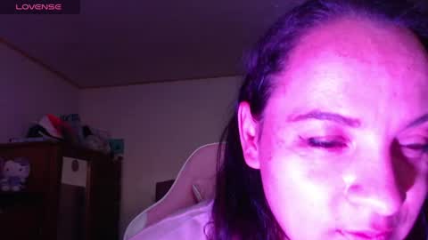 Snapshot of miaabrownn chatting on May 2026 01:05:02 PM MIA online show from May 2026 01:05:02 PM