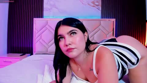 Snapshot of miaafarrel chatting on September 2025 07:35:01 PM Miaa Farrel online show from September 2025 07:35:01 PM