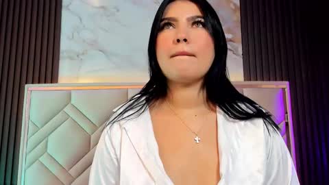 Snapshot of miaafarrel chatting on September 2025 07:13:01 PM Miaa Farrel online show from September 2025 07:13:01 PM