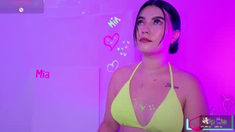 Miaa Farrel online show from February 2026 06:19:01 PM