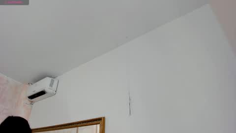 miaaffox online show from January 2026 07:39:01 PM