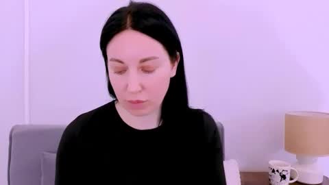 Mia online show from April 2026 03:59:01 PM