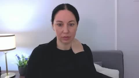 Mia online show from June 2026 06:48:02 AM