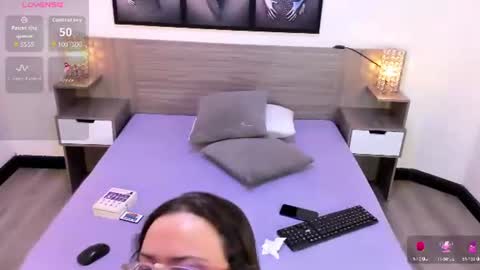 Snapshot of miaandmolly_ chatting on July 2026 02:58:02 AM mia red hair molly short hair online show from July 2026 02:58:02 AM