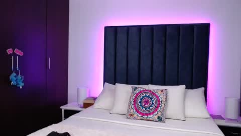 miaandnaty1 online show from December 2024 02:19:01 AM