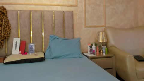 Miaasummer online show from April 2026 11:37:02 AM