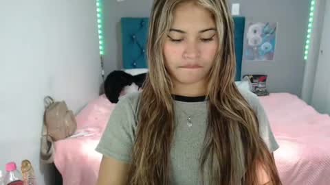 Snapshot of miabeautysex chatting on August 2026 12:21:01 PM mia online show from August 2026 12:21:01 PM