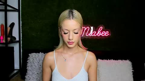MiaBeeX online show from July 2026 04:45:02 PM