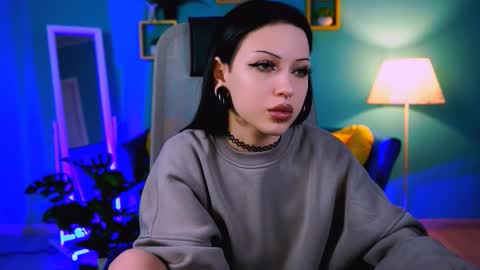 MiaCain online show from September 2025 04:34:02 PM