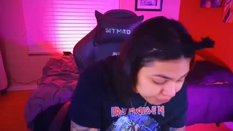 Mia online show from December 2024 01:26:01 AM